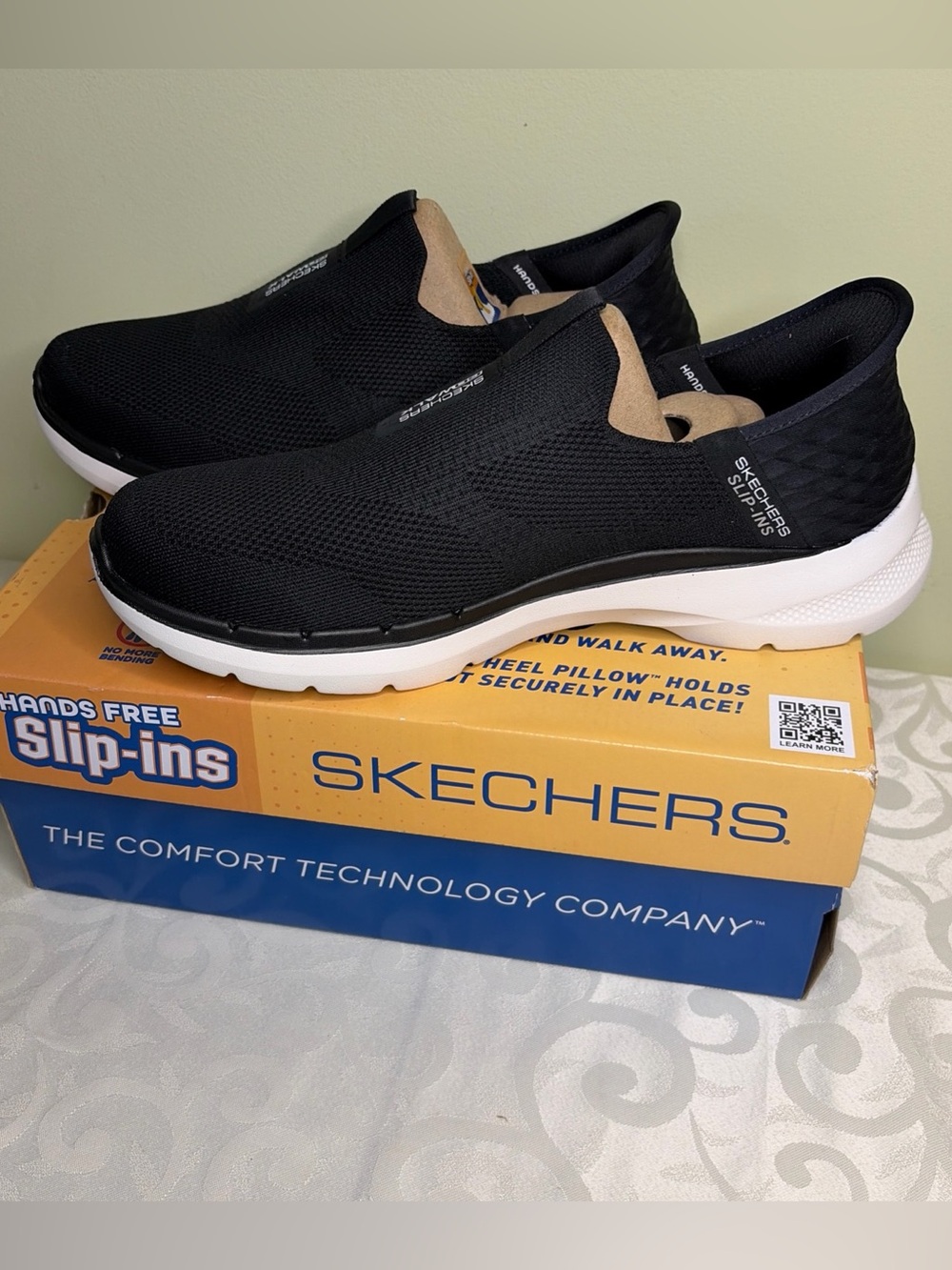 New Mens Skechers Slip-ins “ GO WALK 6 ” Easy On Black Walking Shoes US Size 8.5